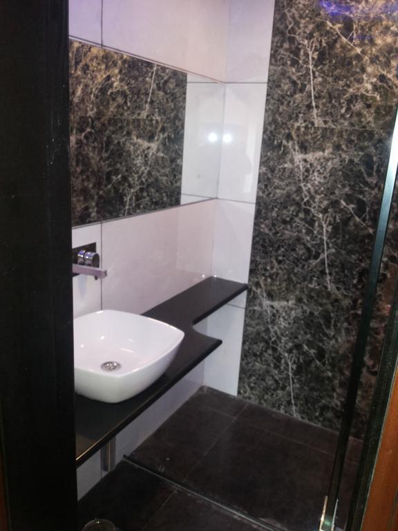 Hotel Sangat Plaza Бопал Стая снимка