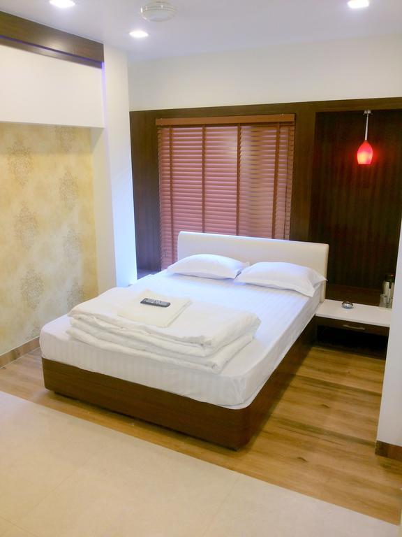Hotel Sangat Plaza Бопал Екстериор снимка